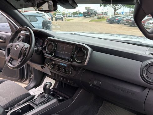 Used 2021 Toyota Tacoma TRD Off-Road w/ Technology Package AWD/4WD image 20