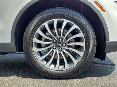 Certified 2023 Lincoln Aviator AWD w/ Premium Package image 9