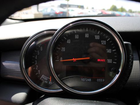 Used 2015 MINI Cooper 2-Door Hardtop image 18