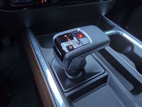 Used 2024 Chevrolet Silverado 1500 High Country w/ High Country Premium Package image 27