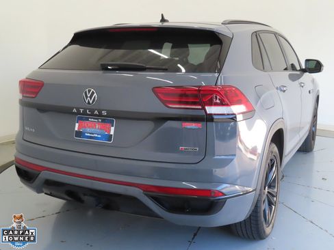 Used 2022 Volkswagen Atlas Cross Sport SEL R-Line AWD/4WD image 3