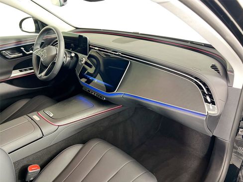 Used 2025 Mercedes-Benz E 350 4MATIC Sedan image 29