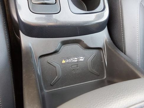 Used 2020 Chevrolet Colorado Z71 w/ Z71 Midnight Edition AWD/4WD image 33