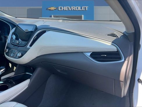 Used 2022 Chevrolet Malibu LT w/ Leather Package FWD image 26
