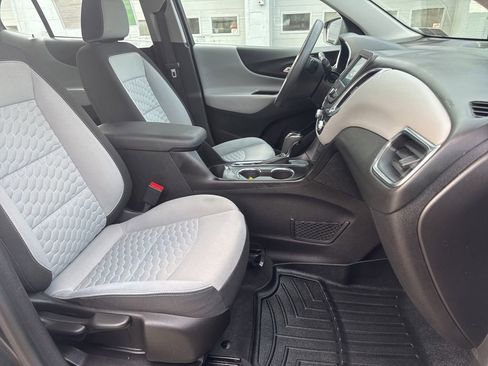Certified 2018 Chevrolet Equinox LS FWD image 12