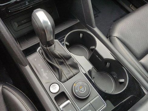 Used 2022 Volkswagen Atlas SEL R-Line image 12