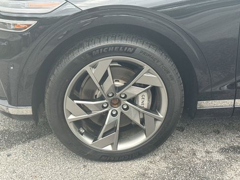 Used 2023 Genesis Electrified GV70 Advanced image 12