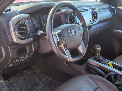Used 2019 Toyota Tacoma Limited image 13