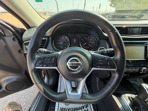 Used 2018 Nissan Rogue SV AWD/4WD image 14