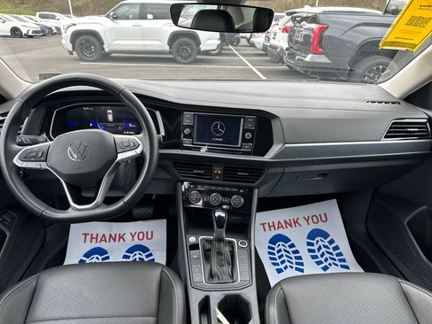 Used 2024 Volkswagen Jetta SE image 17