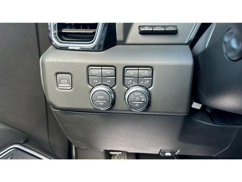 Used 2024 GMC Sierra 1500 Denali AWD/4WD image 19