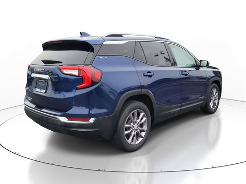 Used 2023 GMC Terrain SLT image 7