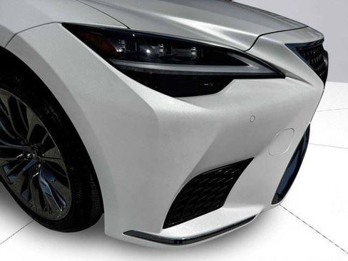 Used 2023 Lexus LS 500 w/ Accessory Package (Z2) RWD image 12