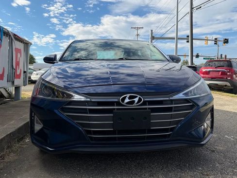 Used 2020 Hyundai Elantra SE FWD image 3