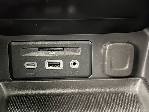 Certified 2022 GMC Terrain SLT w/ Infotainment Package II image 25