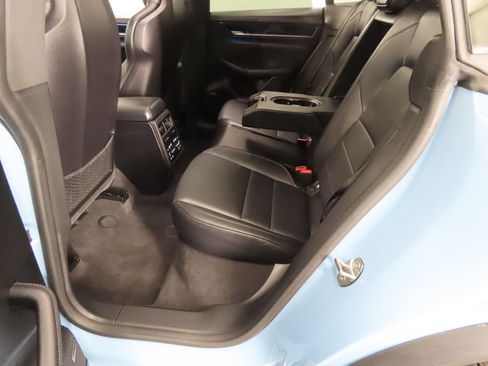 Used 2025 Porsche Macan 4 Electric w/ Premium Package AWD/4WD image 44