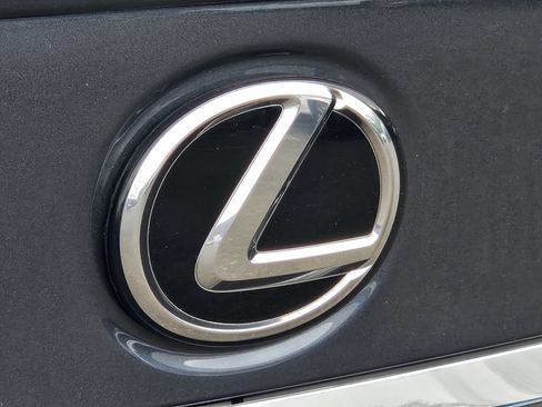 Used 2024 Lexus ES 300h w/ Premium Package FWD image 27