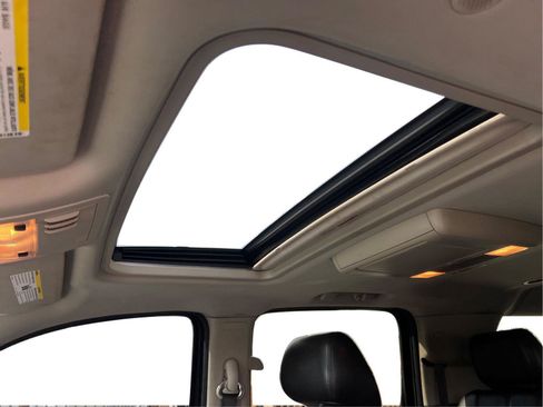 Used 2014 Chevrolet Suburban LT AWD/4WD image 4