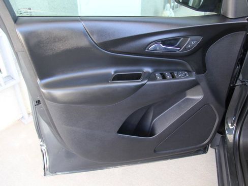 Used 2020 Chevrolet Equinox LT FWD image 18