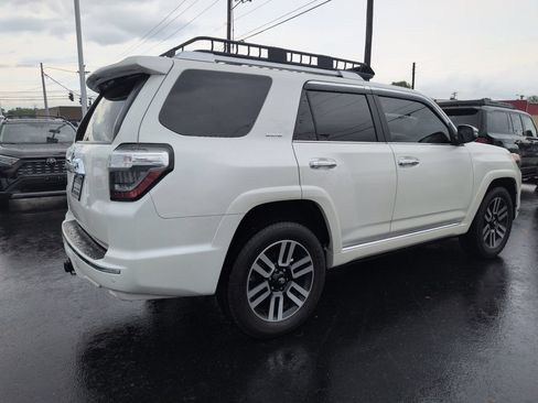 Used 2018 Toyota 4Runner Limited AWD/4WD image 5