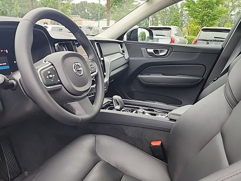 Used 2024 Volvo XC60 B5 Core w/ Protection Package Premier AWD/4WD image 11