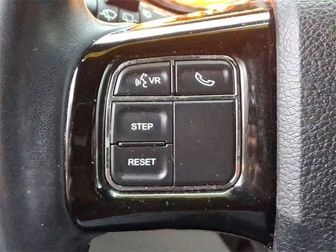 Used 2018 Dodge Grand Caravan SXT image 21