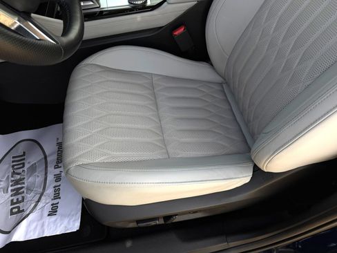 Used 2025 Mitsubishi Outlander SEL FWD image 11