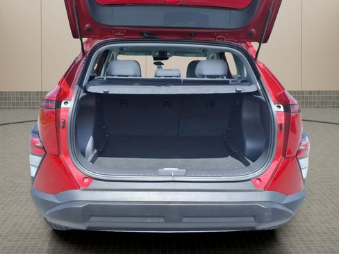 Used 2025 Hyundai Kona SEL FWD image 11