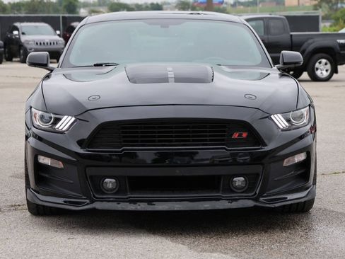 Used 2017 Ford Mustang GT Premium RWD image 2