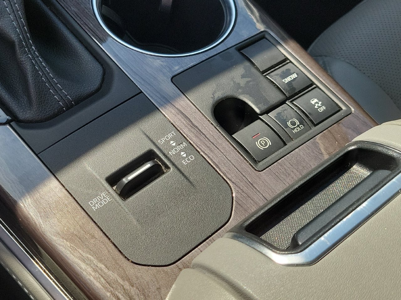Used 2023 Toyota Highlander Platinum FWD image 29