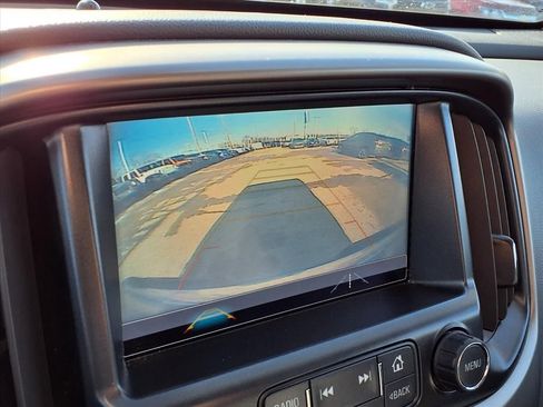 Used 2018 Chevrolet Colorado Z71 w/ Centennial Edition image 21