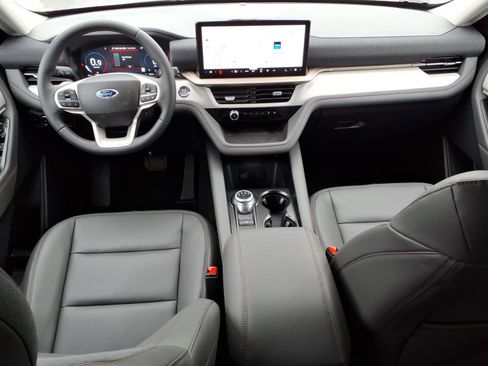 New 2026 Ford Explorer Active w/ Active Comfort Package AWD/4WD image 9