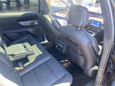 Used 2024 Lincoln Nautilus Reserve w/ Equipment Group 203A AWD/4WD image 26