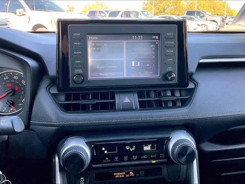 Used 2019 Toyota RAV4 LE w/ Carpet Mat Package image 35