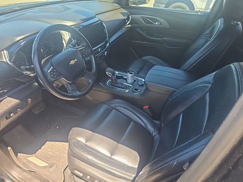 Used 2023 Chevrolet Traverse LT FWD image 13