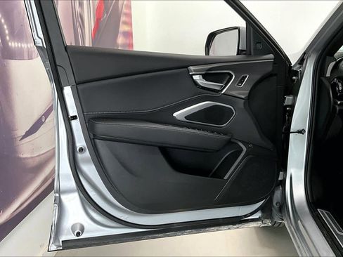 Used 2025 Acura RDX SH-AWD image 25