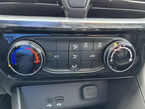 Used 2024 Buick Encore GX Sport Touring w/ Advanced Technology Package FWD image 16