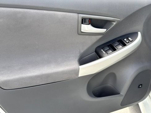 Used 2010 Toyota Prius Two FWD image 17