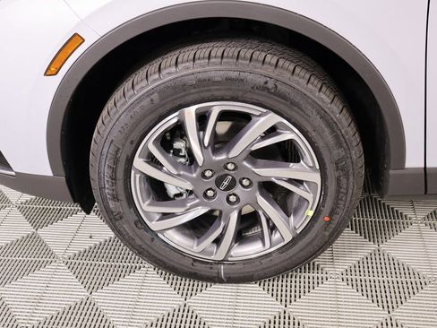 New 2026 Lincoln Corsair Premiere image 17