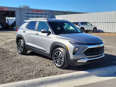Used 2024 Chevrolet TrailBlazer LT w/ LT Cold Weather Package image 36