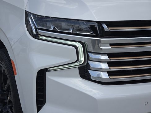Used 2022 Chevrolet Tahoe High Country AWD/4WD image 10