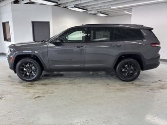 New 2025 Jeep Grand Cherokee L Altitude video 4