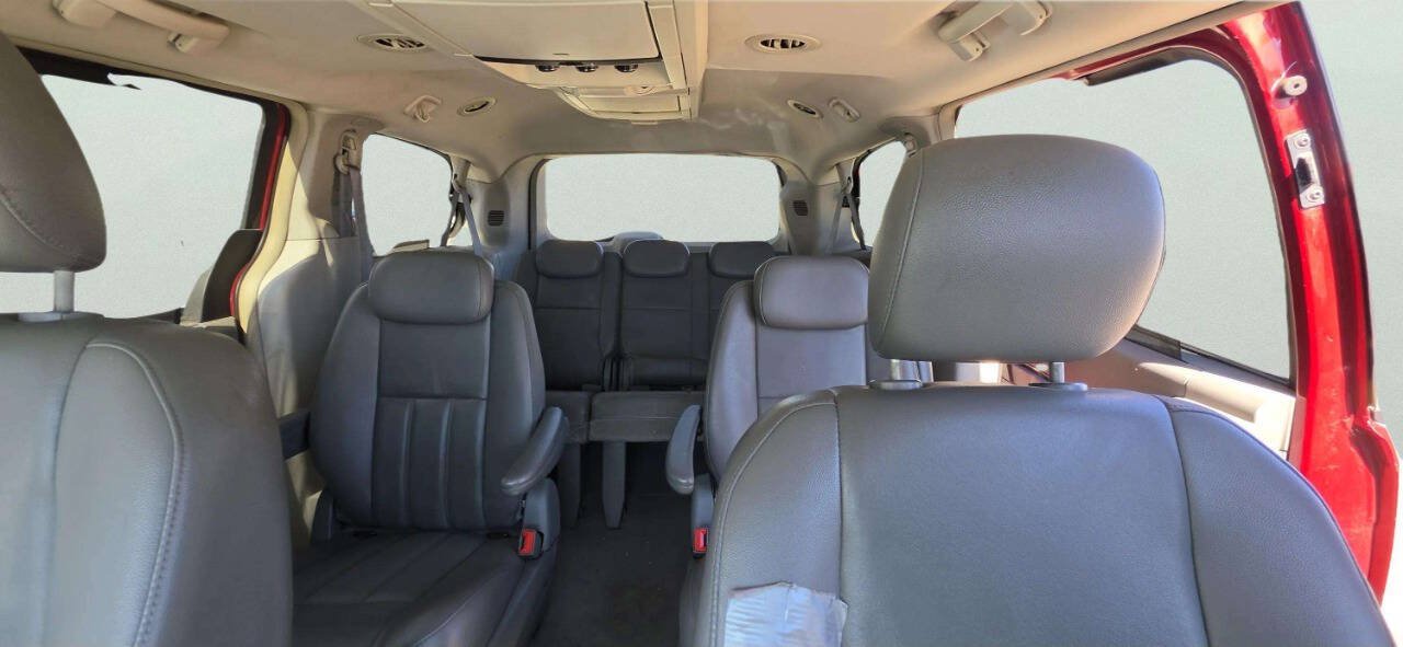 Used 2010 Dodge Grand Caravan SXT FWD image 10