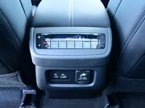 New 2025 Nissan Pathfinder Platinum image 17