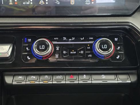 Used 2025 GMC Sierra 1500 AT4 AWD/4WD image 17