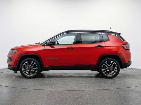 Used 2025 Jeep Compass Limited AWD/4WD image 5