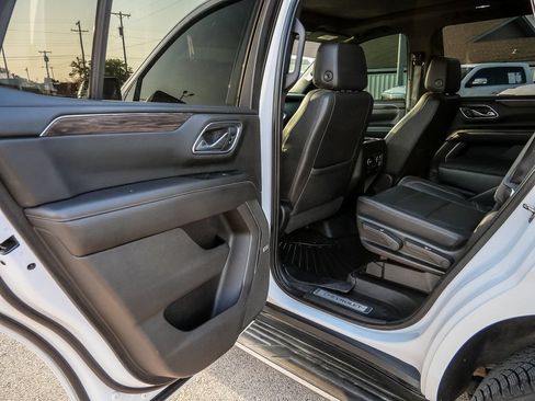 Used 2021 Chevrolet Tahoe LT w/ LT Signature Package RWD image 26