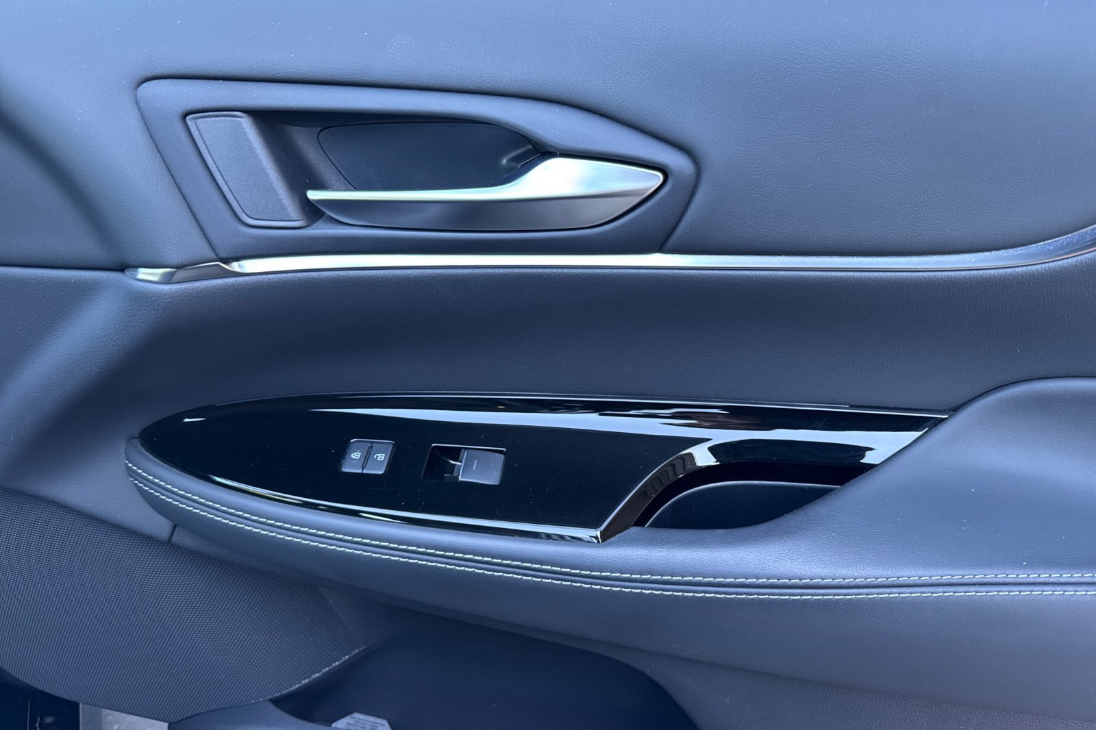 Certified 2021 Toyota Mirai w/ Advanced Technology Package RWD image 21
