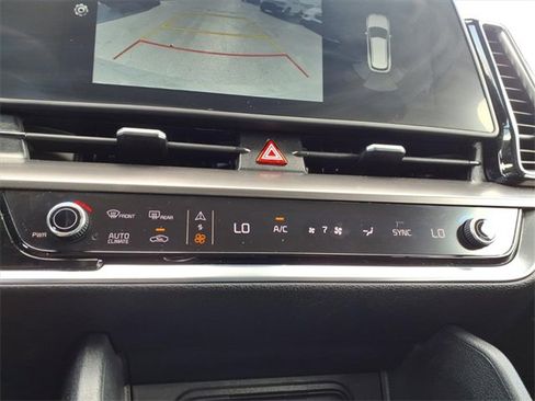 Used 2023 Kia Sportage EX image 8