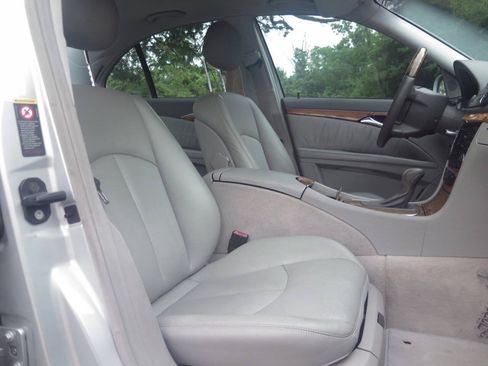 Used 2003 Mercedes-Benz E 320 Sedan image 22
